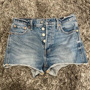 Women’s GAP 1969 denim Cheeky Button Down Shorts size 4 / 27